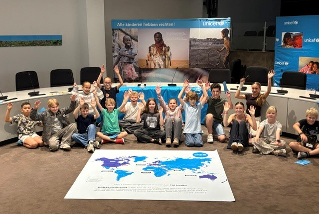 Groepsfoto Kindergemeenteraad voor UNICEF