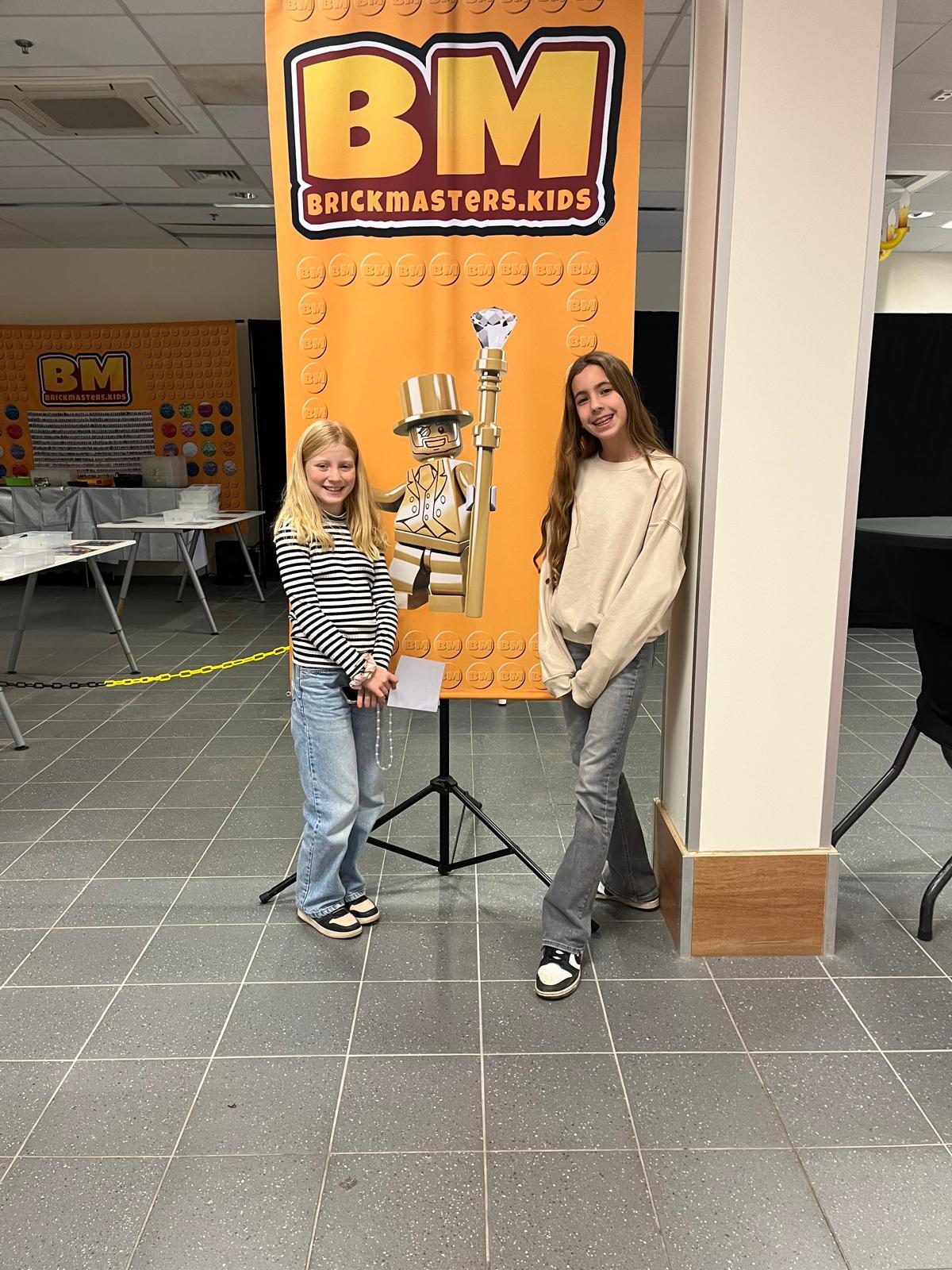 Foto Brickwereld Lynn en Livia