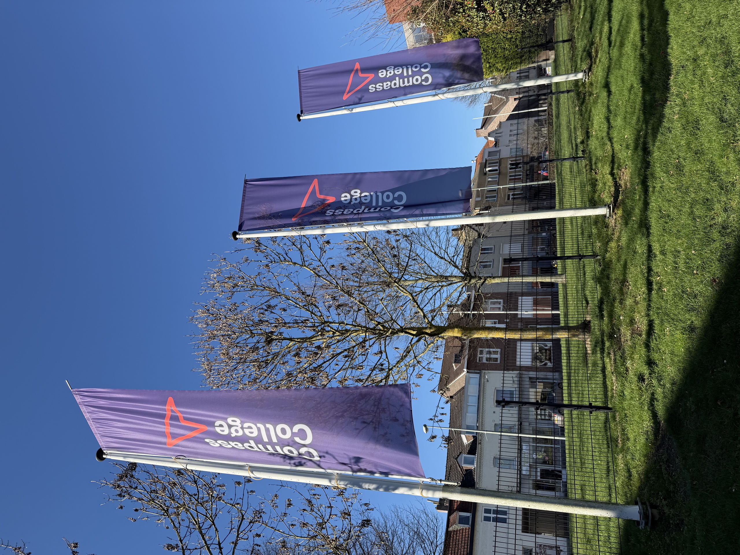 Vlaggen Compass College