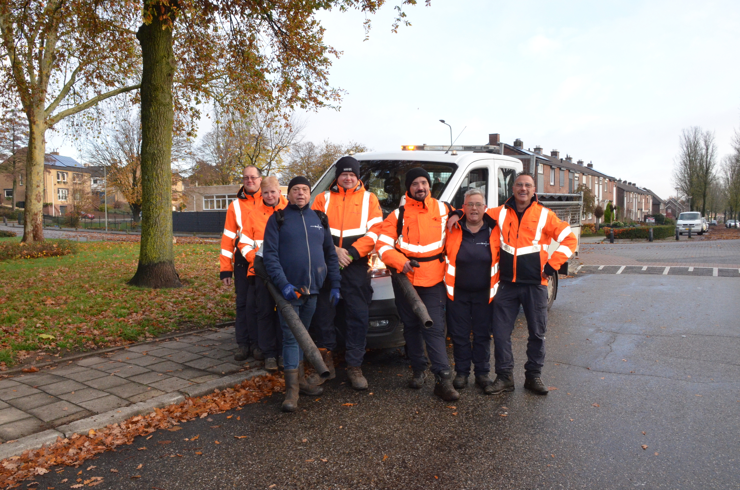 Groepsfoto medewerkers buitendienst gemeente Brunssum