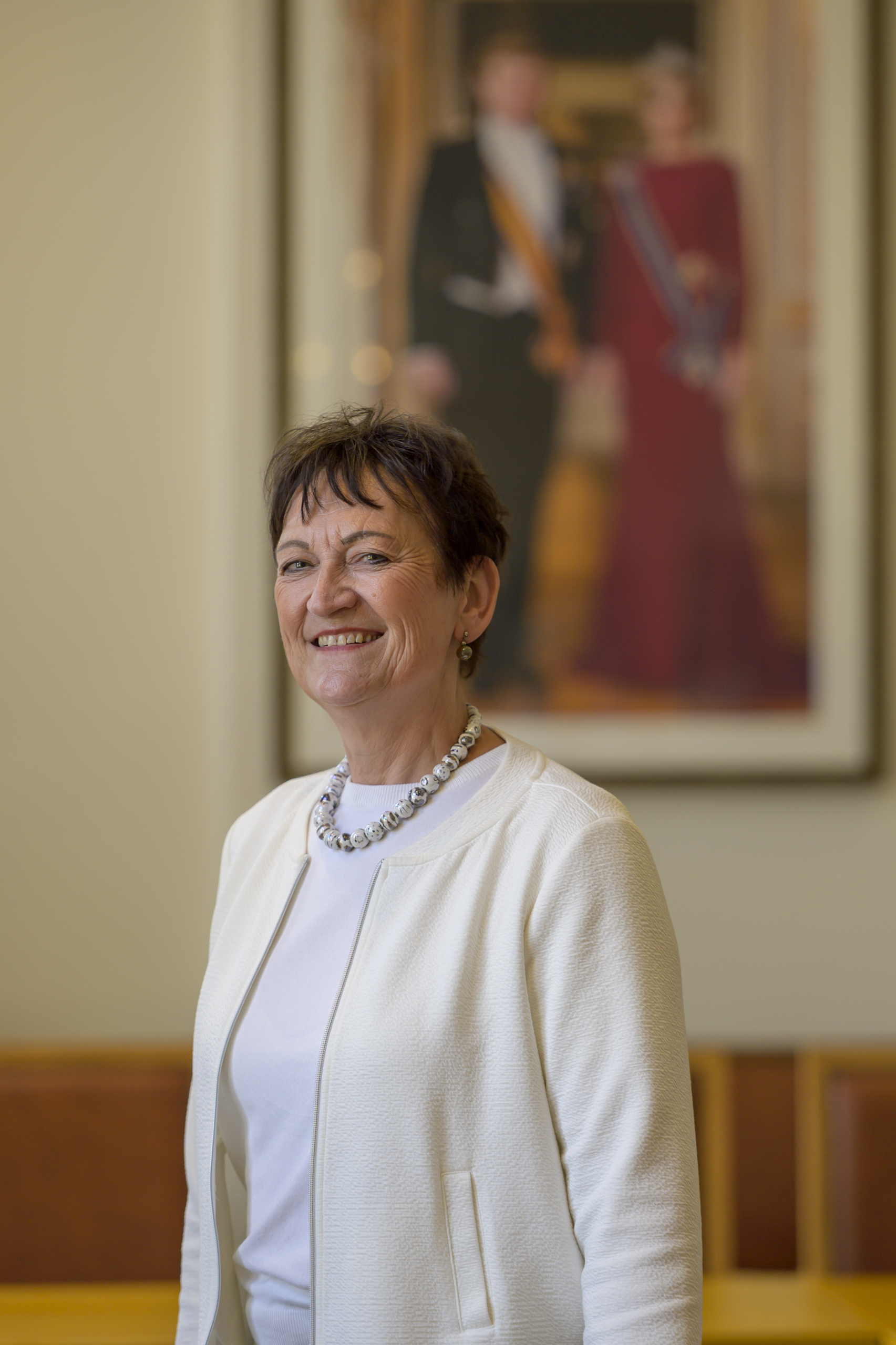 Portretfoto trouwambtenaar Marjo Knibbeler