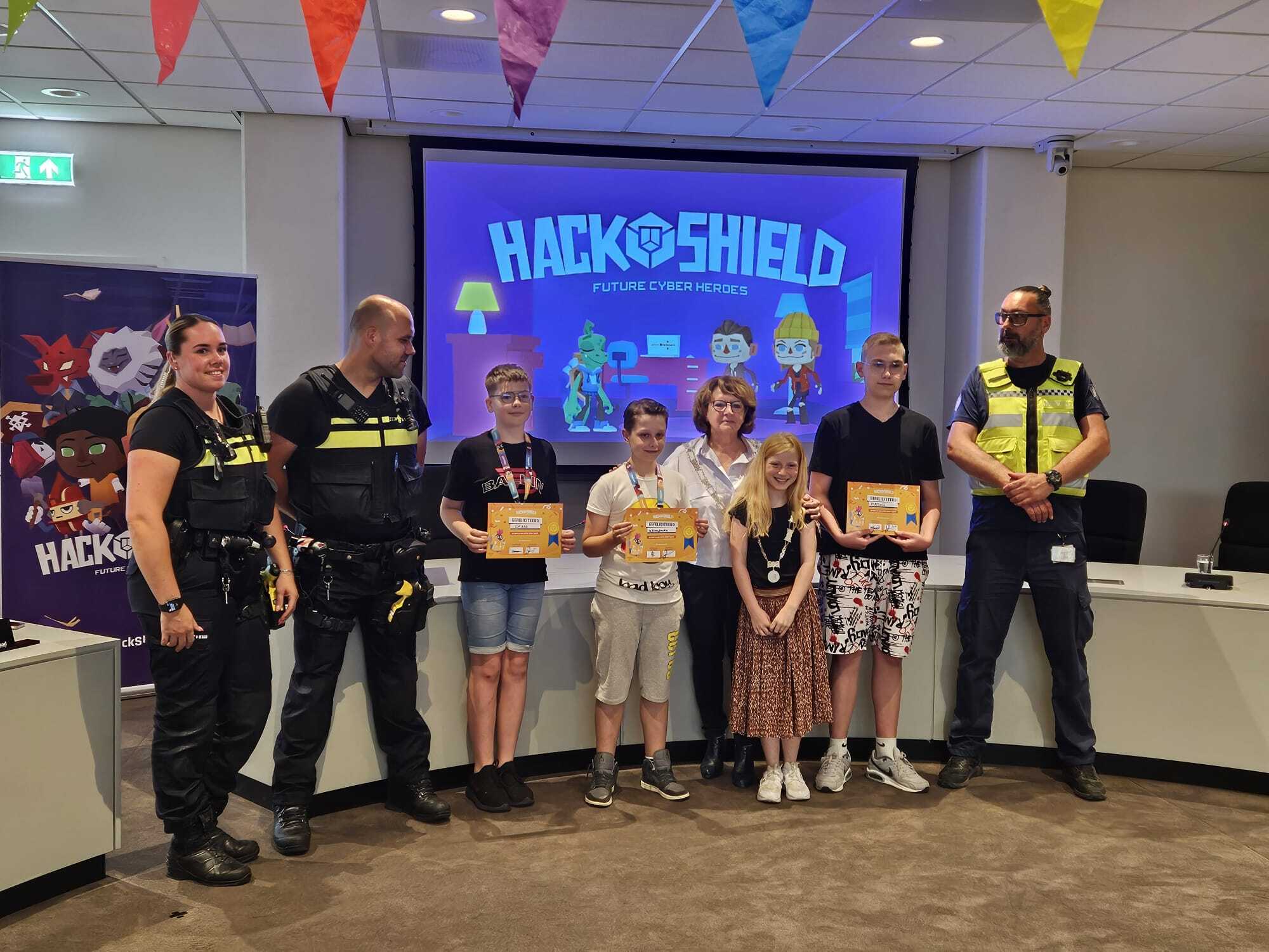 Foto huldiging Hackshield