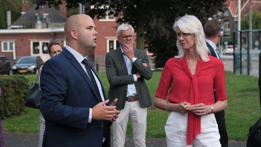 Bezoek Mona Keijzer Rumpenerstraat