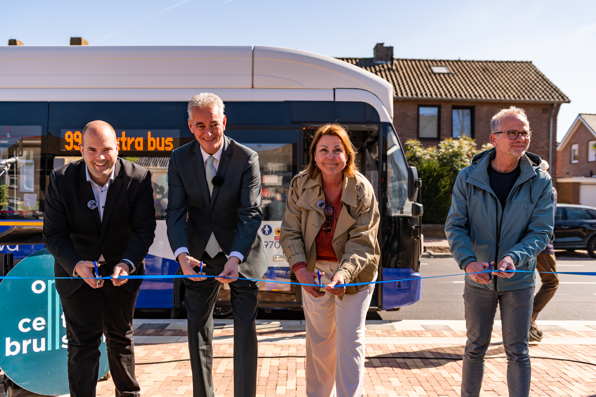 027 - Opening OV-overstapstation Brunssum - www.byv-media.com - BYV_5825
