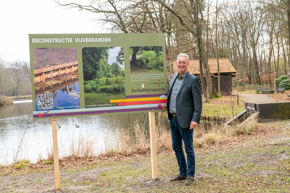Onthulling borden Schutterspark reconstructie vijverranden WEB